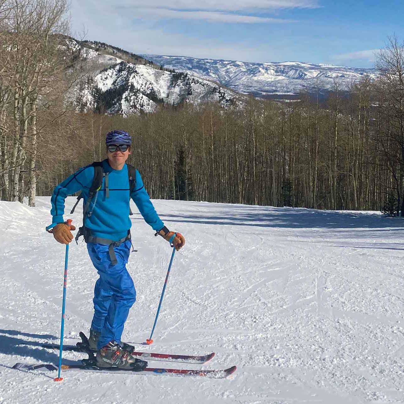 Man skiing at Sunlight Mountain Resort in Glenwood
